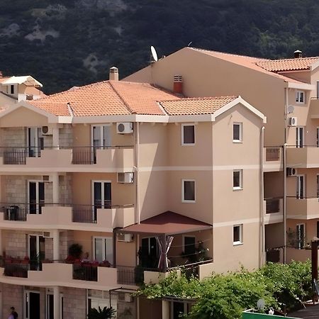 בודווה Apartmani Goran I Jelena Zec מראה חיצוני תמונה